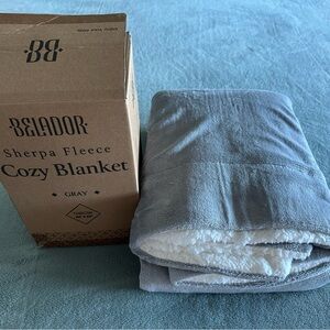 Belador Sherpa fleece Cozy Blanket gray Throw 50”x 60” new in box.